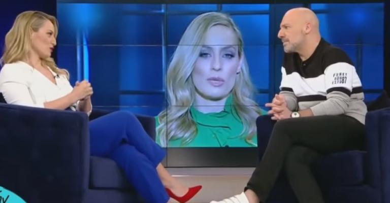 Για την παρέα: Το δώρο του Μουτσινά στην Ελεονώρα Μελέτη