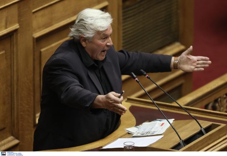 Παπαχριστόπουλος: “Είμαι θύμα φανατισμού – Δέχομαι απίστευτο πόλεμο”