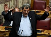 “Σαχλαμαρόμαγκας”: Σφοδρή επίθεση της “Εφημερίδας των Συντακτών” στον Πολάκη