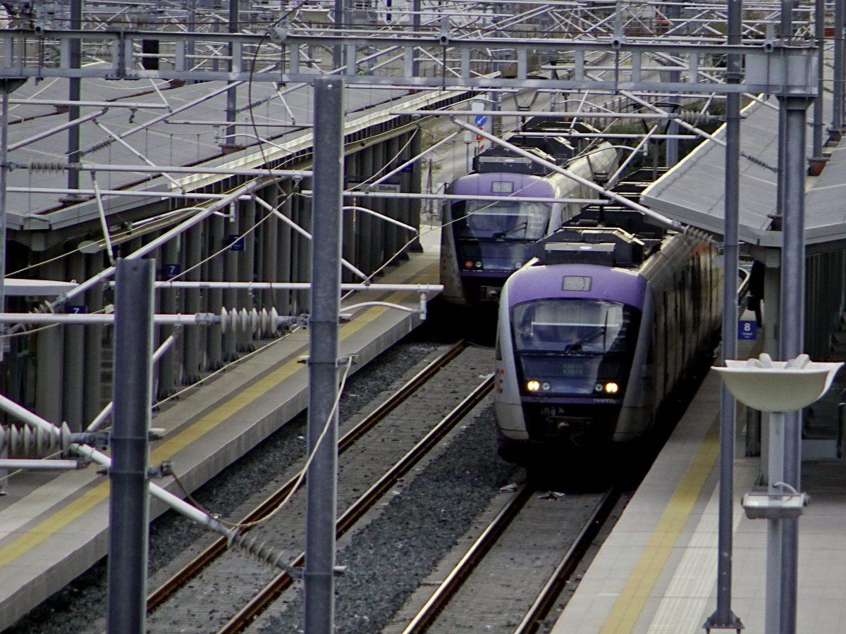 Εκτροχιασμός του προαστιακού στο ύψος των Αγίων Θεοδώρων