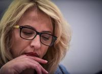 Ρένα Δούρου: “Αυτοί που ήταν μέρος του προβλήματος παριστάνουν ότι μπορούν να γίνουν μέρος της λύσης”