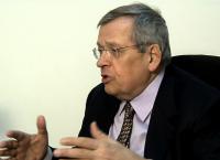 Στέφανος Μάνος για Κώστα Καραμανλή: Μας οδήγησε στη χρεοκοπία