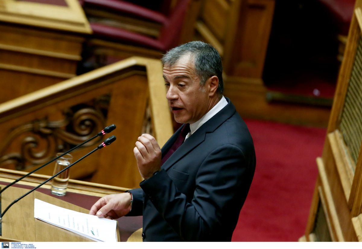 Θεοδωράκης: “Τα κόμματα να πάψουν να ξιφομαχούν και να δεχθούν ότι και το δικαίωμα του ενός έχει σημασία”