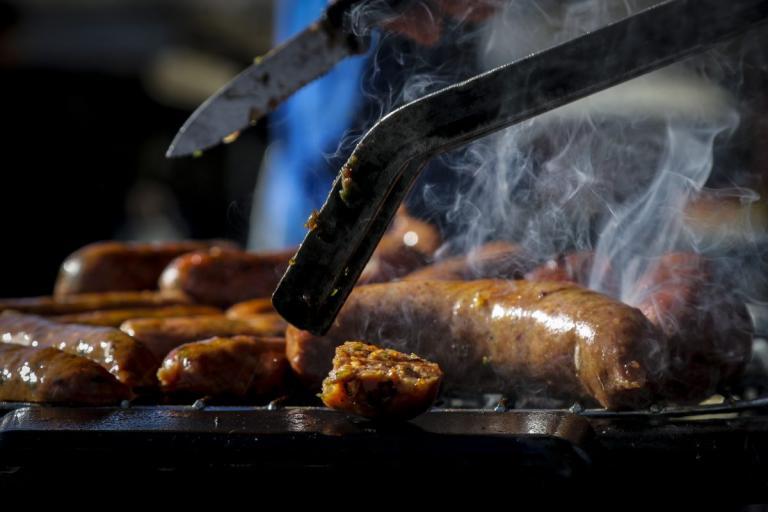 Τσικνοπέμπτη 2019: Τι γιορτάζουμε και πότε πέφτει φέτος