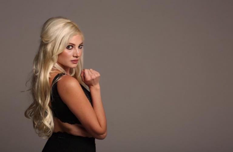 Τζούλια Αλεξανδράτου: Θα πάθετε πλάκα με το σπίτι της στην Αγγλία (pics)