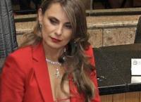Βραζιλία: Παρουσιάστηκε στη Βουλή με βαθύ ντεκολτέ και τους άφησε όλους άφωνους (pics)