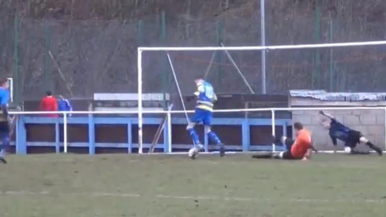 Απίστευτη χαμένη ευκαιρία σε ερασιτεχνικό πρωτάθλημα (vid)