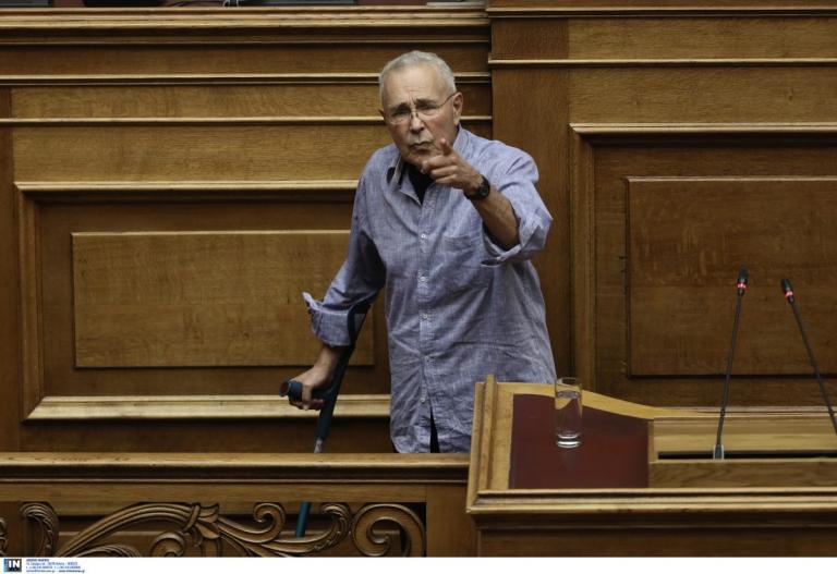Ζουράρις για Μητσοτάκη: “Θα τον σέρνω στα δικαστήρια”