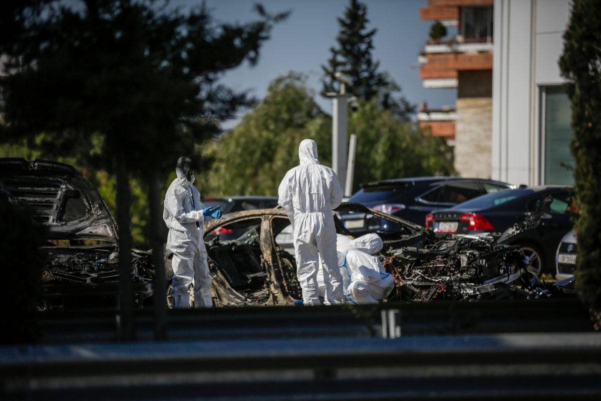 Έκρηξη στη Γλυφάδα: Τι εντόπισε η ΕΛΑΣ – Πού στρέφονται οι έρευνες (pics&vid)