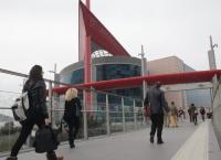 The Mall: Μυστήριο με την γυναίκα που έπεσε στο κενό