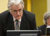 Κάρατζιτς: Ποινή ισόβιας κάθειρξης για τη σφαγή της Σρεμπρένιτσα
