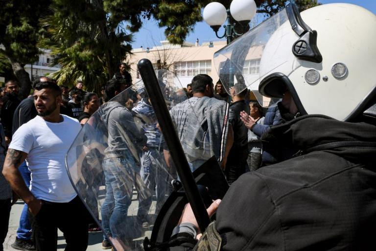 Κόρινθος: “Αστακός” η πόλη για την κηδεία του Ρομά και την απολογία του δολοφόνου (vid)