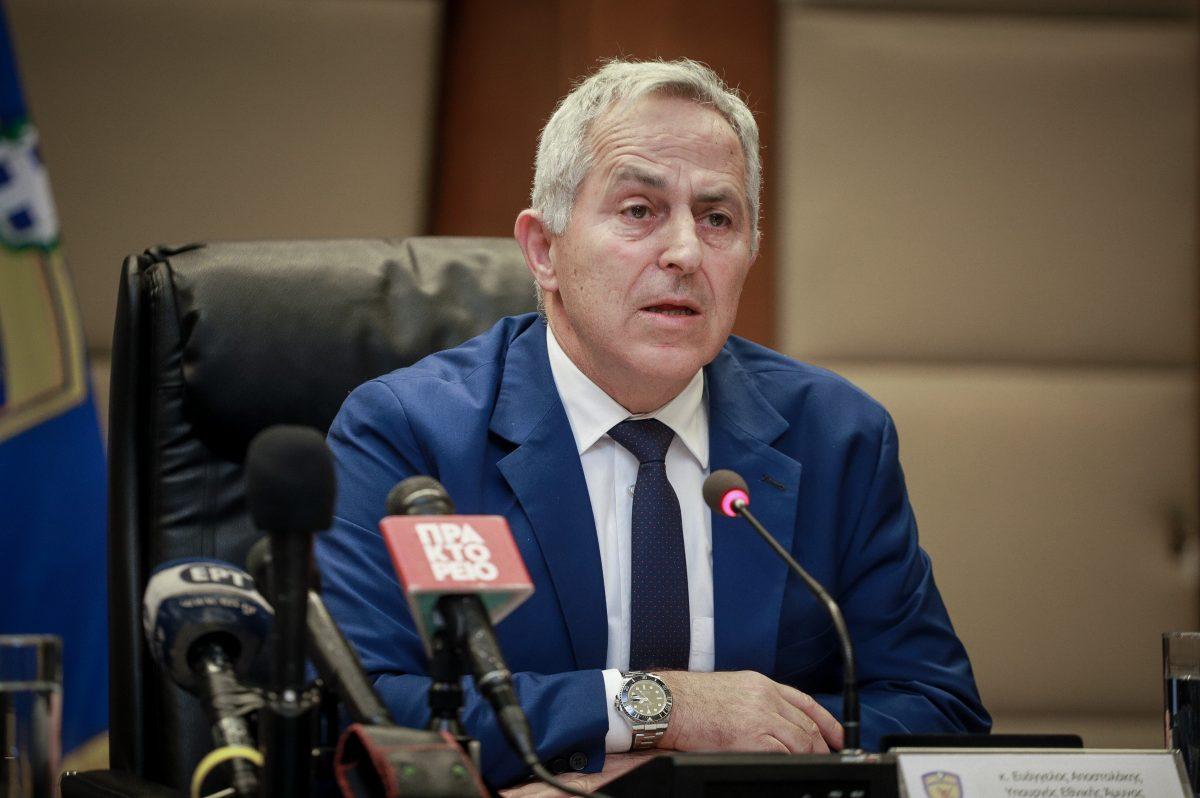 Αποστολάκης σε Ακάρ: “Σοβαρέψου και μην δημιουργείς εντυπώσεις”