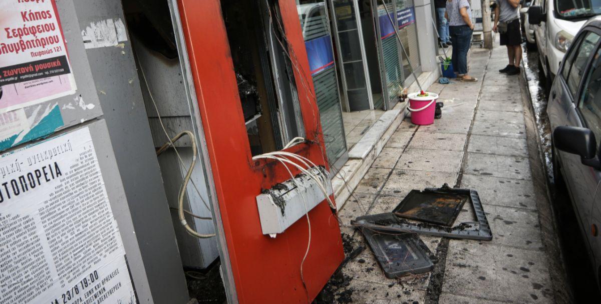 Έκρηξη ATM στο Φάληρο: Έφυγαν με τα χρήματα οι δράστες