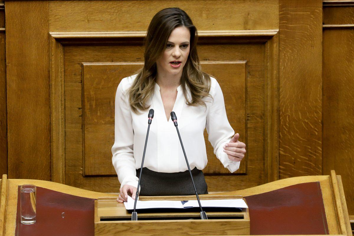 Έφη Αχτσιόγλου: Αριθμός ρεκόρ τον Φεβρουάριο σε νέες θέσεις εργασίας
