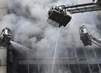 Φωτιά τώρα σε πολυώροφο κτίριο στο Μπαγκλαντές – Τουλάχιστον 5 νεκροί (vids)