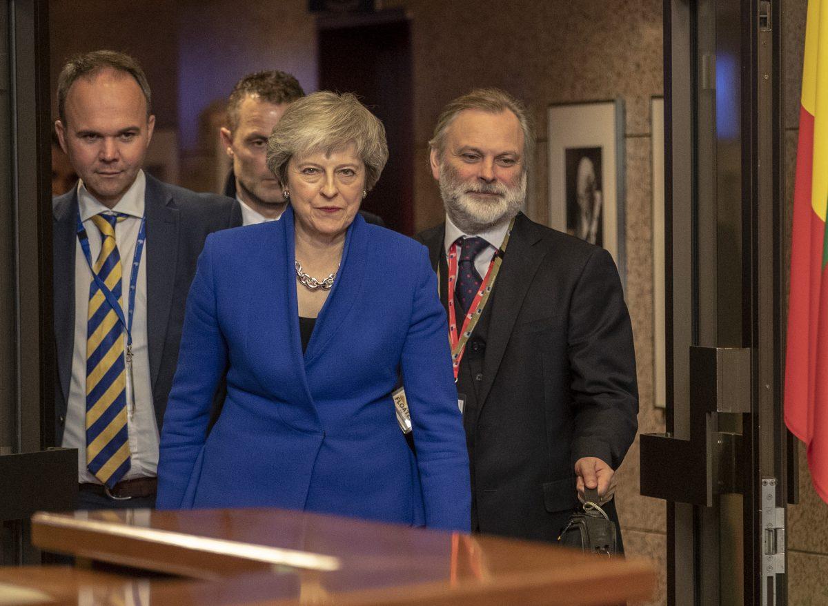 Brexit: Η Μέι ζητάει νέα αναβολή