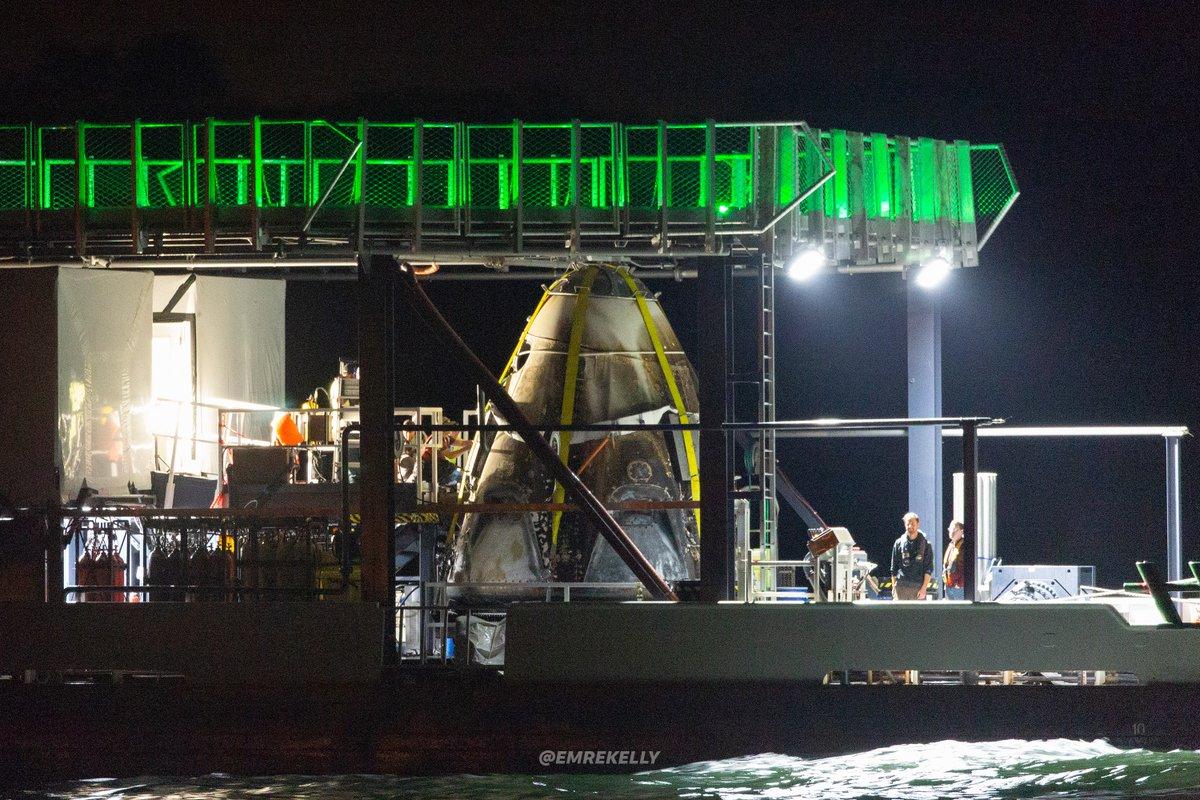 Crew Dragon: Το αμερικανικό διαστημόπλοιο  επέστρεψε στη Γη
