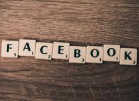 Facebook: Ο Κρις Χιουζ τάσσεται υπέρ της διάσπασης του κολοσσού και καταφέρεται εναντίον του Μαρκ Ζάκερμπεργκ