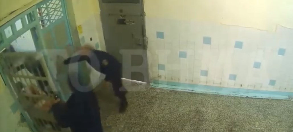 Βίντεο – ντοκουμέντο από τη δολοφονία κρατούμενου στις φυλακές Κορυδαλλού (σκληρές εικόνες)