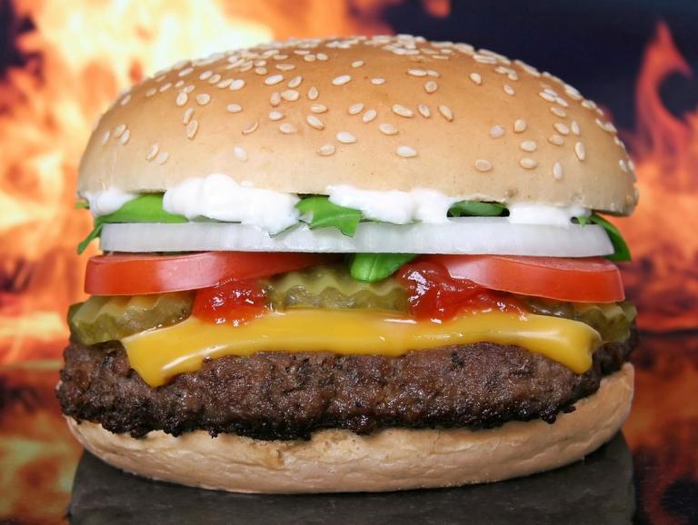 Junk food: Τι θα συμβεί αν το κόψετε για μια εβδομάδα (vid)
