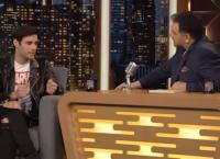 Ίαν Στρατής: Ο λόγος που κατέβασε το παντελόνι του στο «X Factor» (vid)