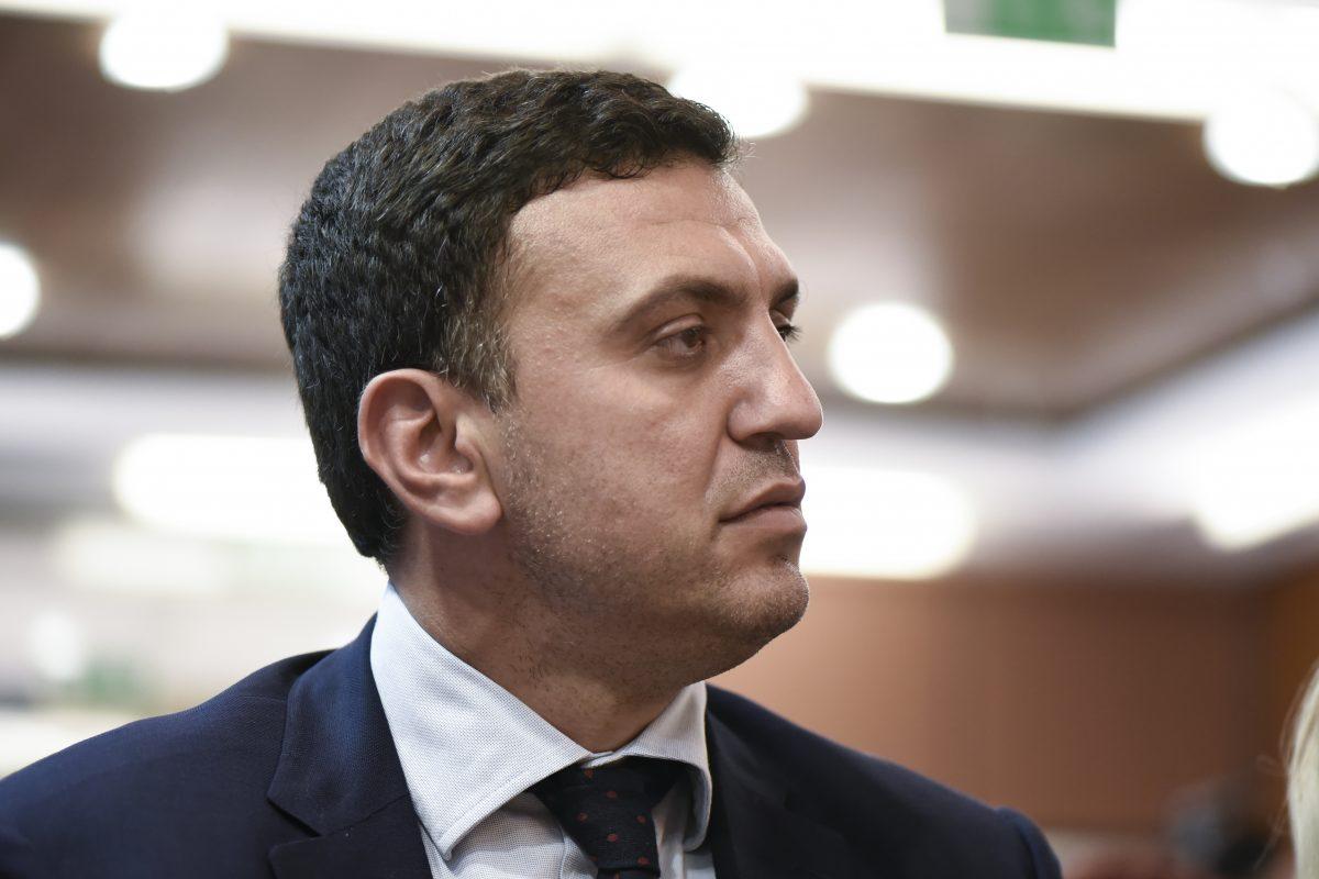 Κικίλιας: Ο Τσίπρας δεν μπορεί να ταξιδέψει στη Μακεδονία, αλλά μπορεί εύκολα να πάει στα Σκόπια