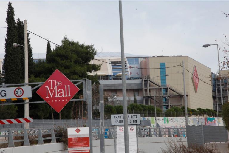 Μall: Νεκρή η γυναίκα που έπεσε από τον τρίτο όροφο του πολυκαταστήματος