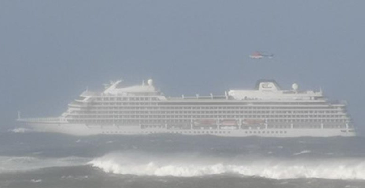 Νορβηγία: Ολονύχτιες προσπάθειες για την εκκένωση του κρουαζιερόπλοιου (vid)