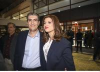Κατερίνα Νοτοπούλου: “Τρέλανε κόσμο” με τις ροζ γόβες της σε εκδήλωση στη Θεσσαλονίκη
