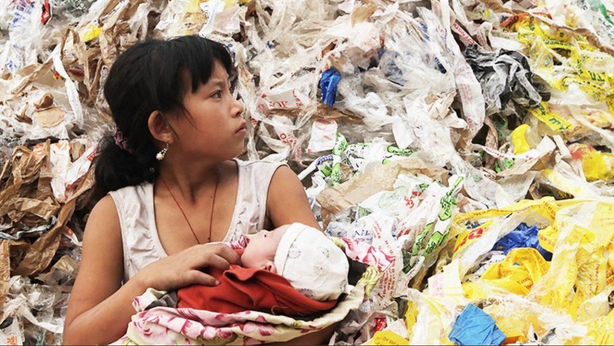 «Plastic China»: Προβολή του ντοκιμαντέρ σε Θεσσαλονίκη και Αθήνα από το Kinderdocs