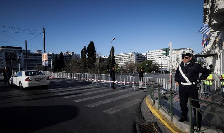Born to be murdered: Η χολιγουντιανή παραγωγή που έκλεισε το Σύνταγμα (vid)