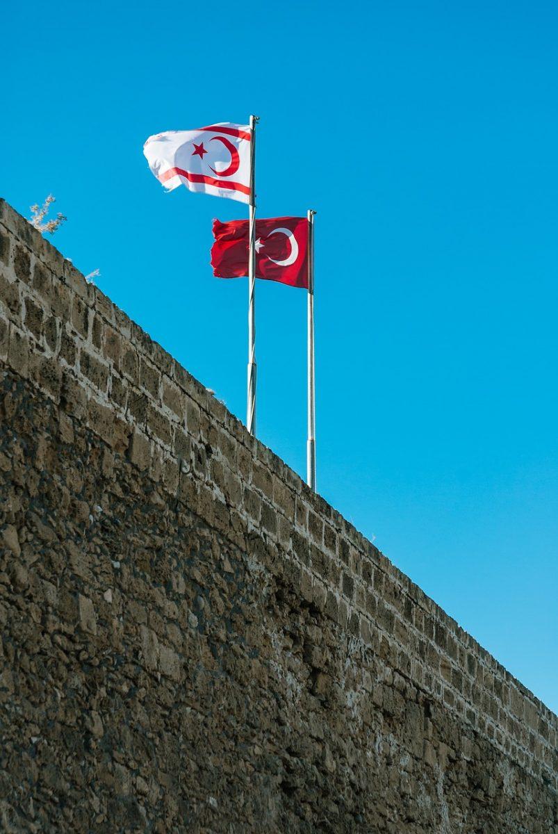 Τουρκία: Έξι στελέχη της Cumhuriyet επέστρεψαν στην φυλακή για να εκτίσουν τις ποινές τους
