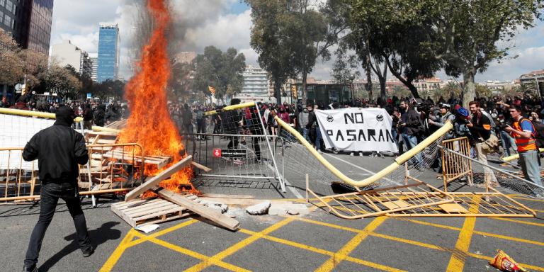 Βαρκελώνη: Άγρια επεισόδια με πέντε τραυματίες
