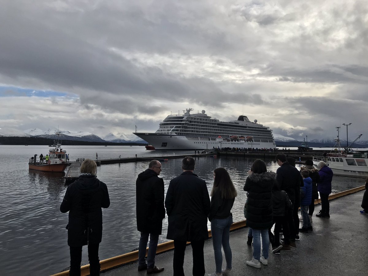 Viking Sky: Αίσιο τέλος στο θρίλερ στη Νορβηγία – Το κρουαζιερόπλοιο έφθασε στο λιμάνι του Μόλντε