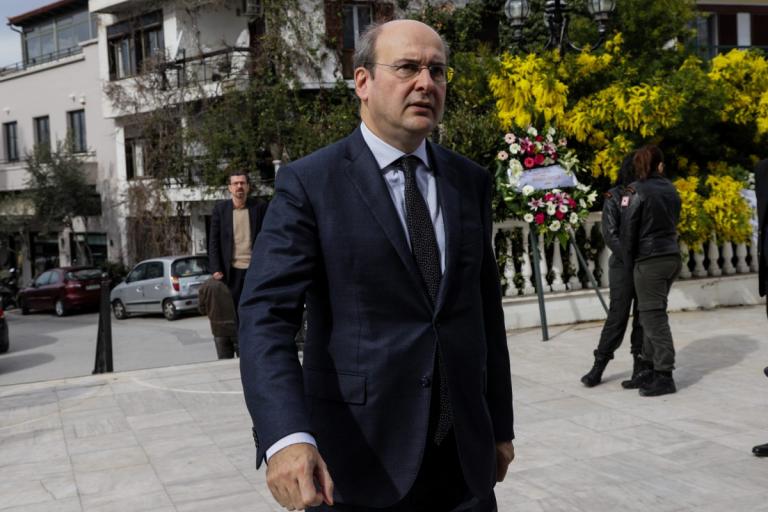 Χατζηδάκης: Σε γκρίζο φόντο η έκδοση δεκαετούς ομολόγου