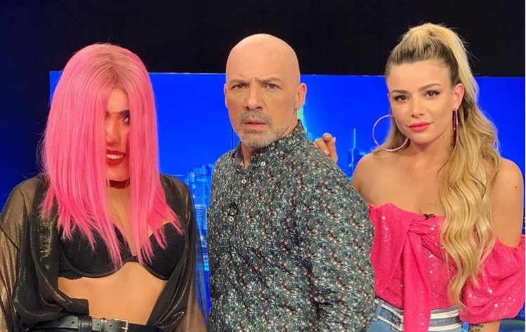 Soula Glamorous: Έκανε εμφάνιση στην εκπομπή “Για την παρέα” του Μουτσινά (vid)