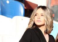 Απόλλων Σμύρνης – Παναθηναϊκός: Η εντυπωσιακή ξανθιά που “τρέλανε” τη Ριζούπολη (pics)