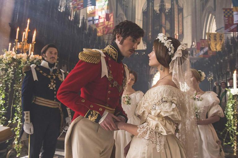 Victoria: Το υποψήφιο για Emmy ιστορικό δράμα επιστρέφει στην COSMOTE TV