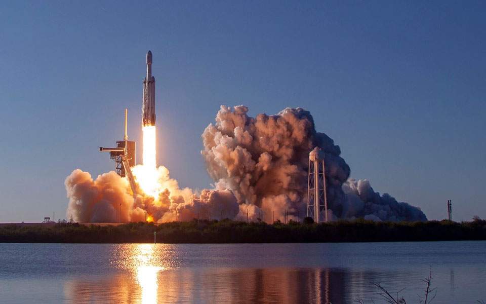 Falcon Heavy: Πρώτη εμπορική εκτόξευση για τον ισχυρότερο πύραυλο του κόσμου