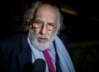 Αλέξανδρος Λυκουρέζος: Αγωγή εναντίον της Παπακώστα