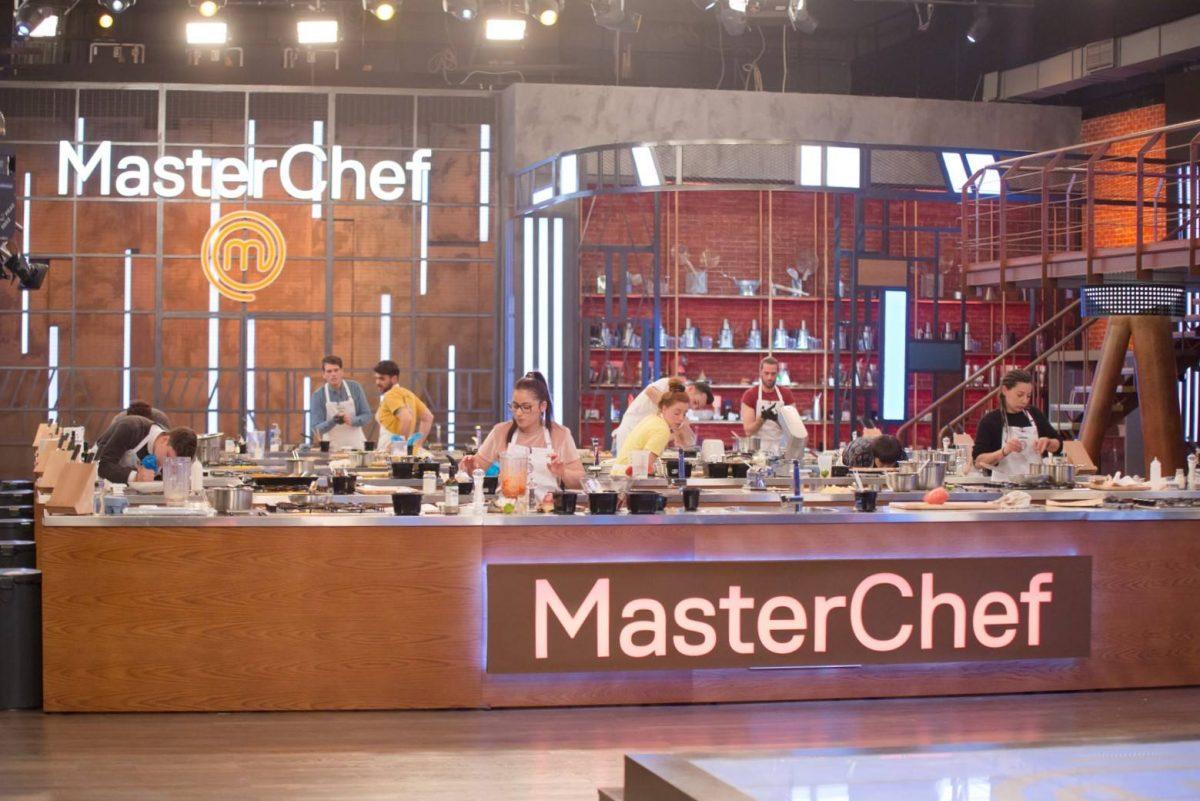 MasterChef: Εύα, Χαράλαμπος και Σπυριδούλα ακονίζουν τα μαχαίρια τους (vid)
