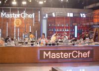 MasterChef: Εύα, Χαράλαμπος και Σπυριδούλα ακονίζουν τα μαχαίρια τους (vid)