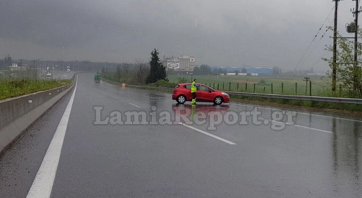 Εικόνες χάους στην Αθηνών – Λαμίας: Ηλικιωμένος οδηγούσε στο αντίθετο ρεύμα για 10 χιλιόμετρα (pics&vid)