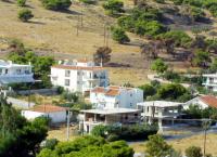 Αυθαίρετα: Αντισυνταγματικός ο νόμος που τα εξαιρεί από τους δασικούς χάρτες