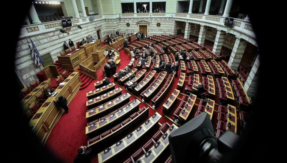Βουλή live: Στην Ολομέλεια το νομοσχέδιο για το νέο σύστημα εισαγωγής στην Τριτοβάθμια Εκπαίδευση