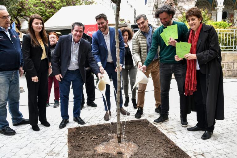 Δήμος Αθηναίων: Νέα πλατεία “ζωντανεύει” το Εμπορικό Τρίγωνο