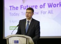 Ντομπρόβσκις: “Η Ευρωπαϊκή Επιτροπή είναι ανοιχτή στη συζήτηση για το αφορολόγητο”