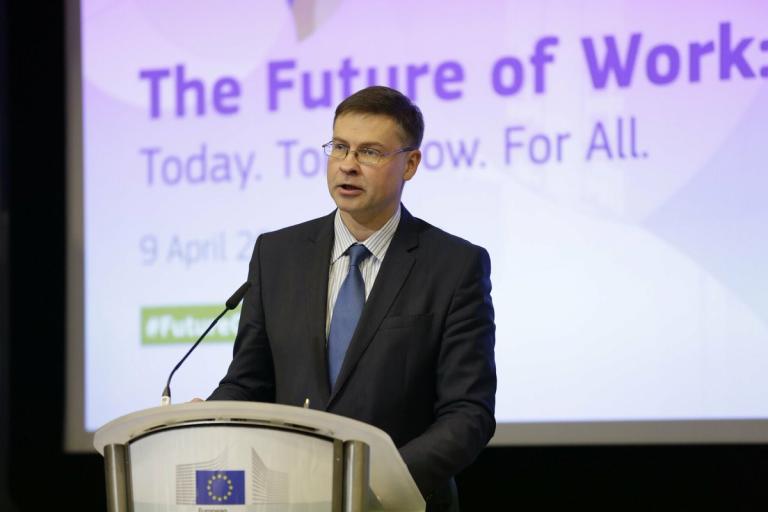 Ντομπρόβσκις: “Η Ευρωπαϊκή Επιτροπή είναι ανοιχτή στη συζήτηση για το αφορολόγητο”