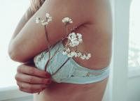 Ελληνίδα tattoo artist κάνει nipple tattoo δωρεάν